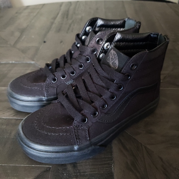 *SOLD* NWOT VANS - Picture 2 of 5